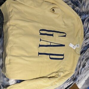 GAP Men's Crewneck Sweater in Soft Yellow